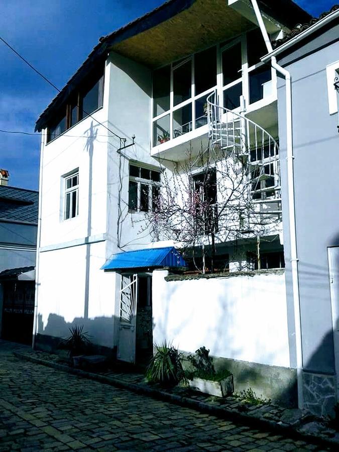 Small Room For Two In Private Villa 코르처 외부 사진